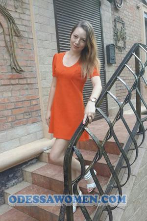 156120 - Viktoriia Age: 40 - Ukraine