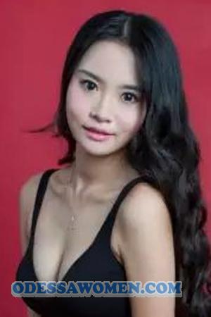 157215 - Jing Age: 32 - China