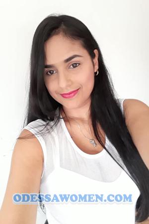 182796 - Laura Age: 34 - Colombia