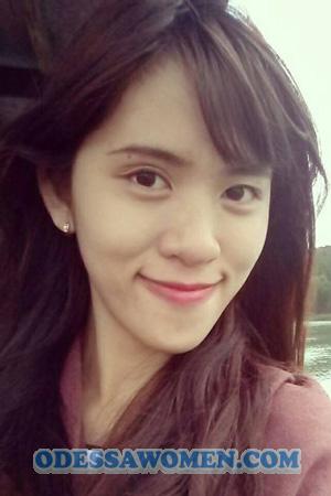195030 - Hoang Thuy Trang Age: 32 - Vietnam