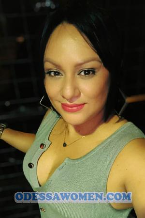 195143 - Alejandra Age: 41 - Costa Rica