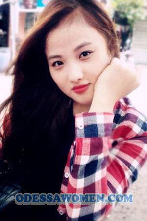 195827 - Thi Lan Huong Age: 32 - Vietnam