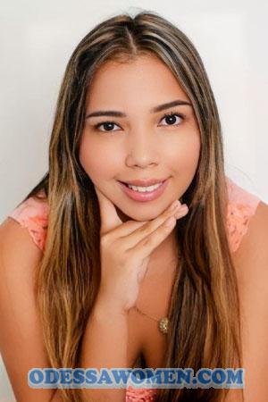 198003 - Yeraldin Age: 29 - Colombia