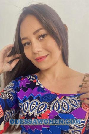 198511 - Laura Age: 41 - Colombia