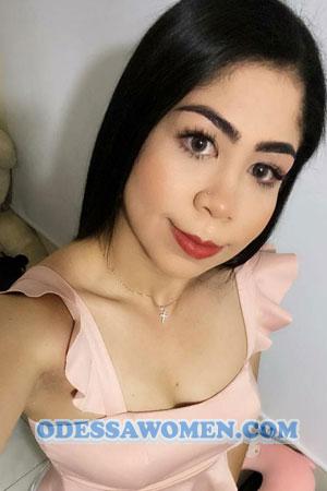 200167 - Daniela Age: 29 - Colombia