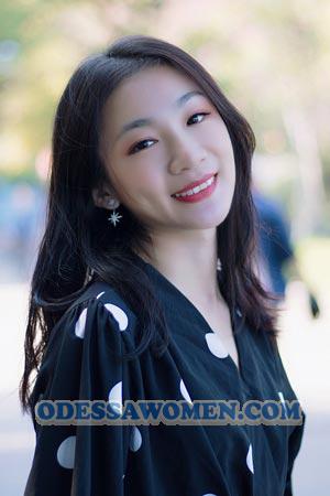 200492 - Yiyan Age: 36 - China