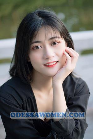 200720 - Rongyu Age: 31 - China