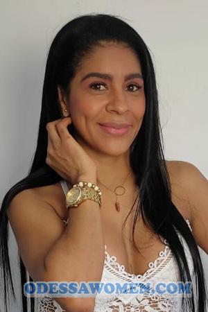205734 - Yohana Age: 43 - Colombia