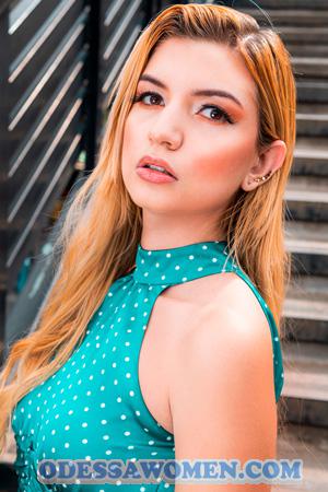 206488 - Laura Age: 25 - Colombia