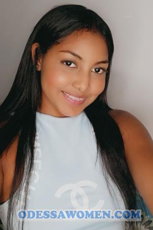 207042 - Yulieth Age: 26 - Colombia