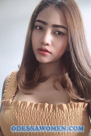 210053 - Saowalak Age: 26 - Thailand