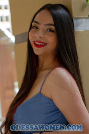 210289 - Laura Age: 26 - Colombia