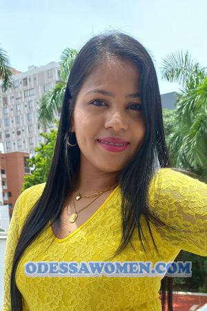 210673 - Yanina Age: 35 - Colombia