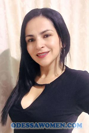212326 - Alexandra Age: 49 - Colombia