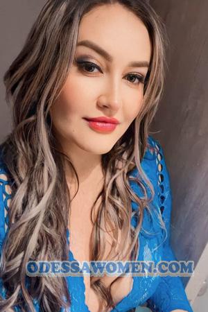 215143 - Yuri Age: 42 - Colombia