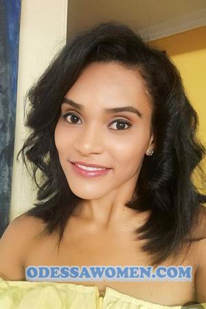 215144 - Yanaika Age: 34 - Colombia