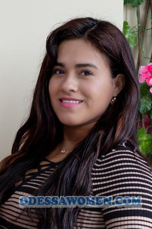 215562 - Brillith Age: 28 - Peru