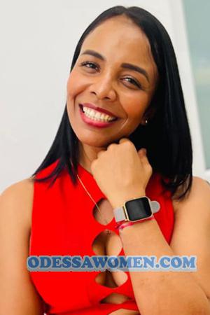 218449 - Yisel Age: 44 - Colombia