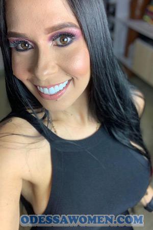 219488 - Laura Age: 36 - Colombia