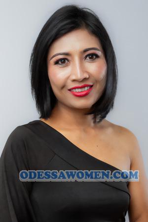 219770 - Ploychomphoo Age: 41 - Thailand