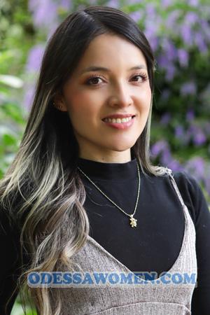 220040 - Silvia Age: 32 - Colombia