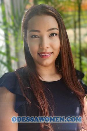 221402 - Laura Age: 28 - Colombia