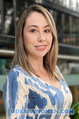 221403 - Janeth Age: 46 - Colombia