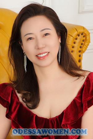 221928 - Elizabeth Age: 54 - China