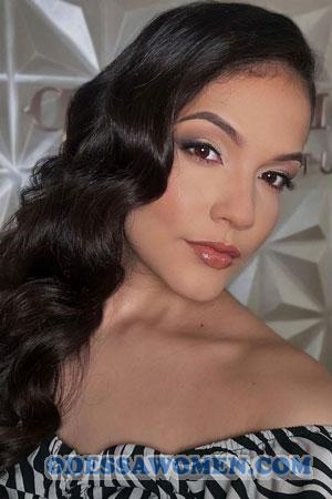 223714 - Laura Age: 22 - Colombia
